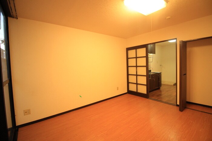 物件内観写真9　(居室)