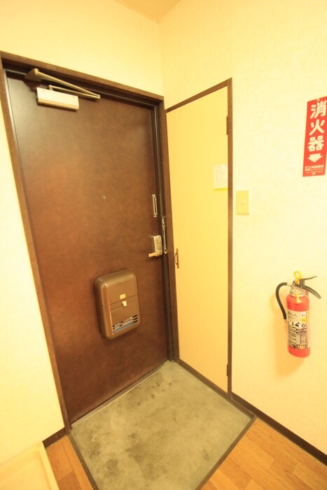 物件内観写真17　(玄関)