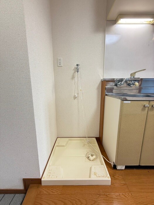 物件内観写真17　(洗濯機置場)