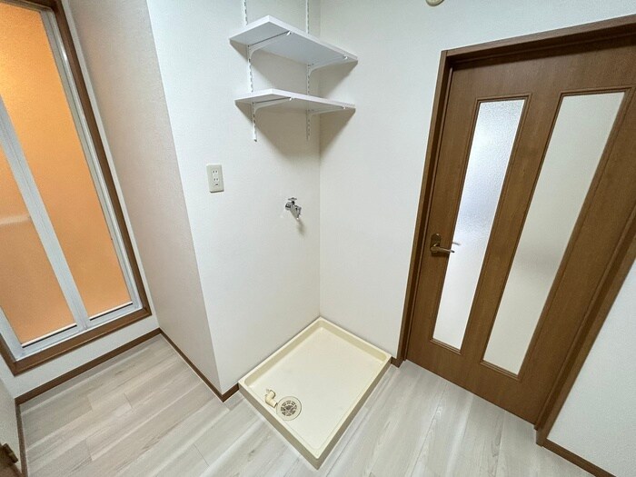 物件内観写真14　(洗濯機置場)