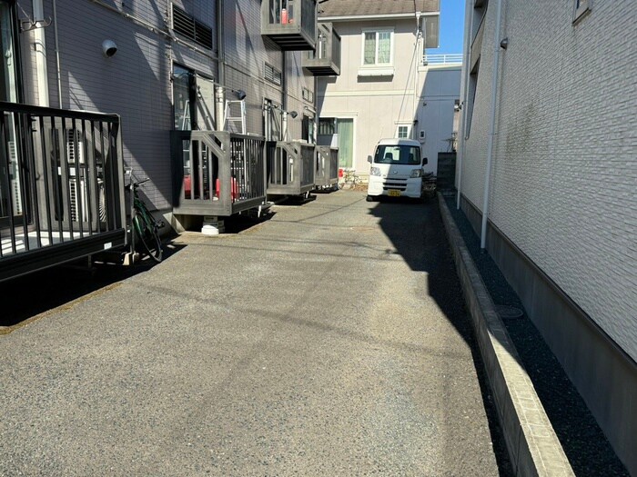 物件外観写真4　(駐車場)