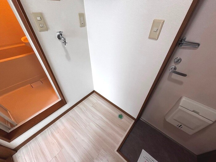 物件内観写真16　(洗濯機置場)