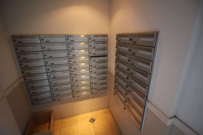 物件外観写真5　(バイク置き場)