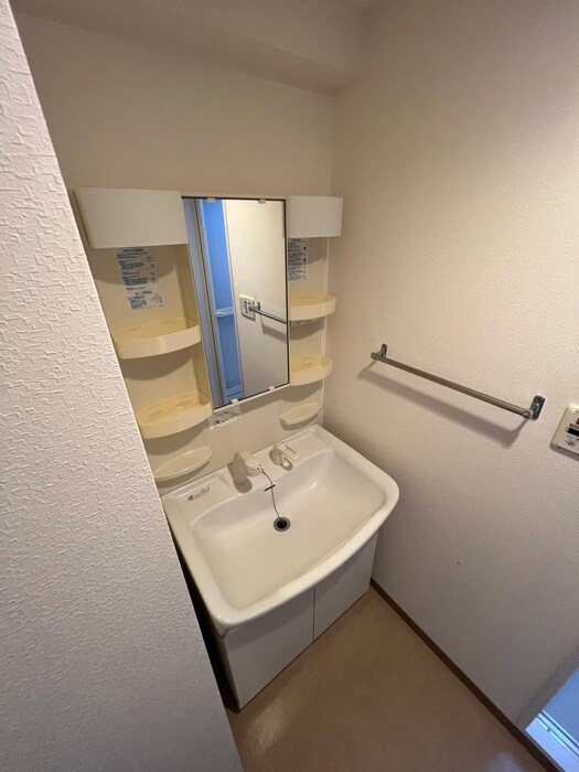 物件内観写真12　(洗面)