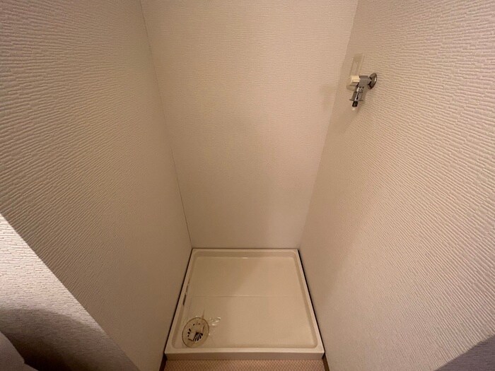 物件内観写真13　(洗濯機置場)