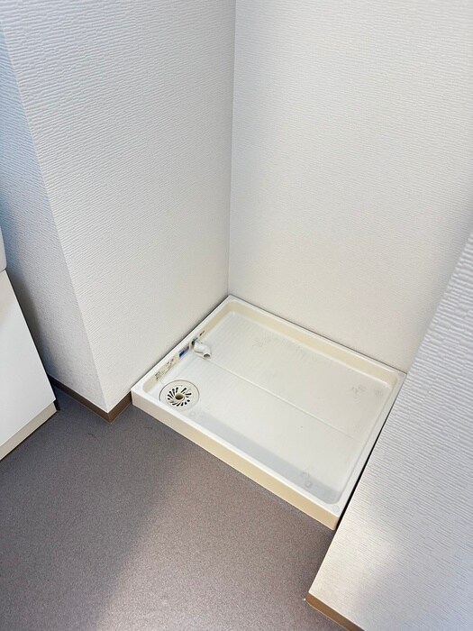 物件内観写真15　(洗濯機置場)