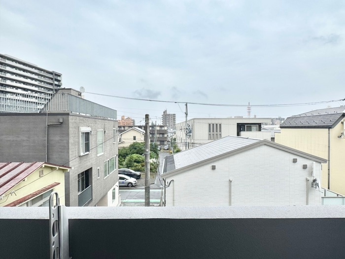 物件内観写真18　(室内からの展望)