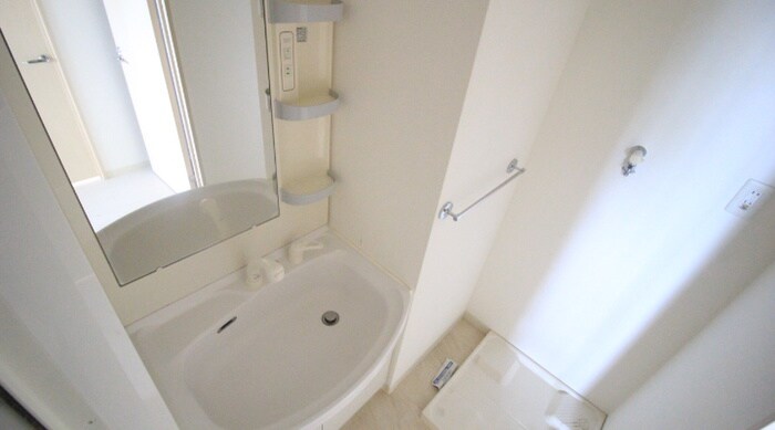 物件内観写真11　(洗濯機置場)