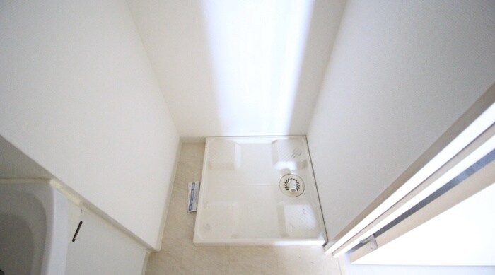 物件内観写真13　(洗濯機置場)