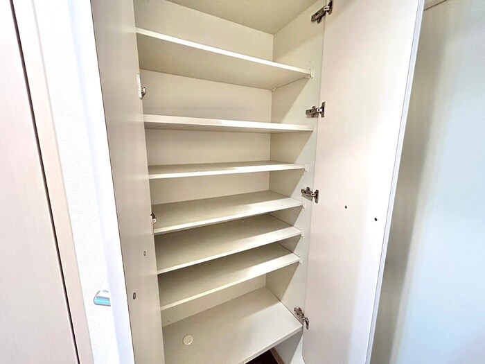 物件内観写真16　(靴箱)