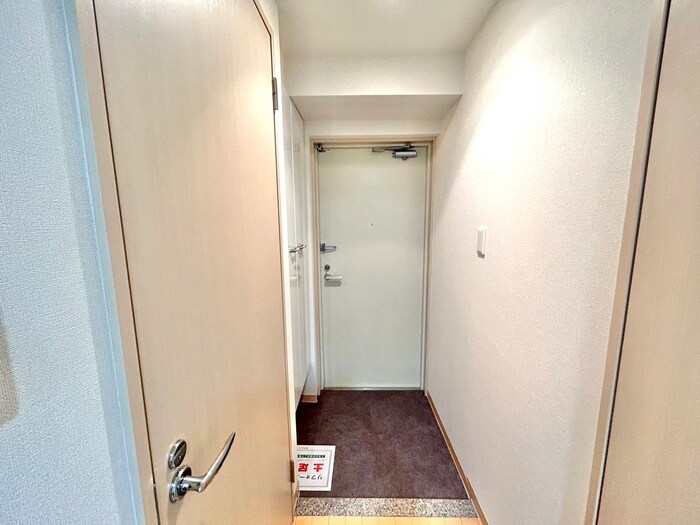 物件内観写真17　(玄関)