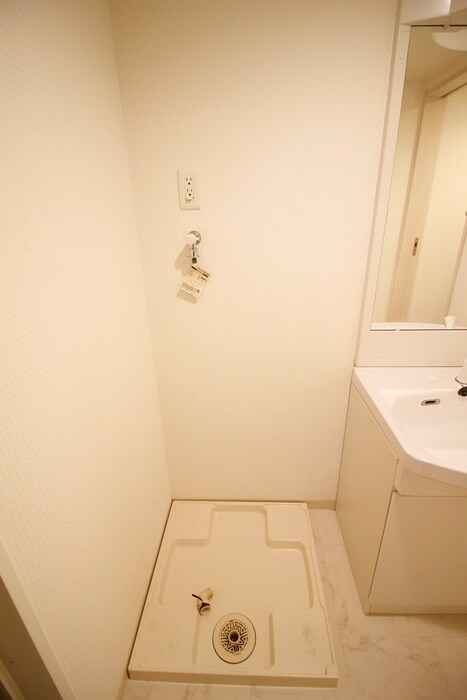 物件内観写真15　(洗濯機置場)