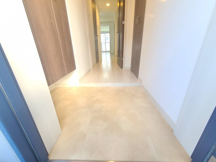 物件内観写真17　(玄関)