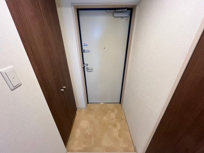 物件内観写真18　(玄関)