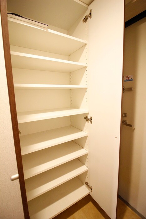 物件内観写真18　(靴箱)