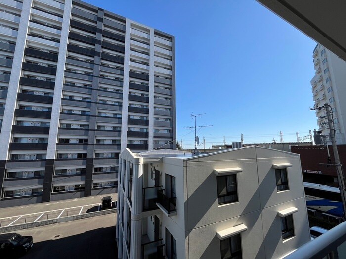 物件内観写真22　(室内からの展望)