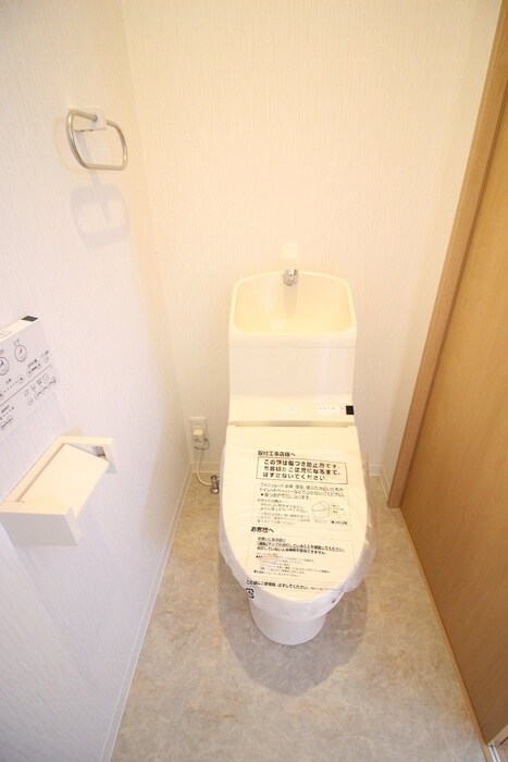 物件内観写真14　(トイレ)