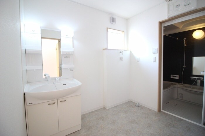 物件内観写真15　(洗濯機置場)