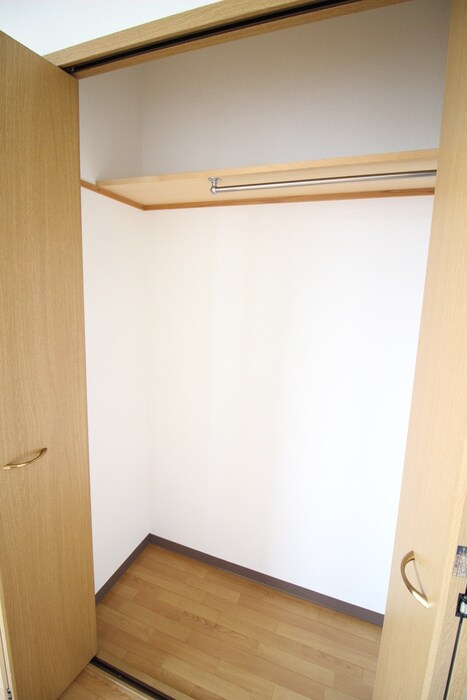 物件内観写真12　(収納)