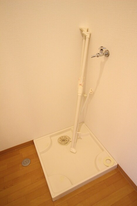 物件内観写真15　(洗濯機置場)