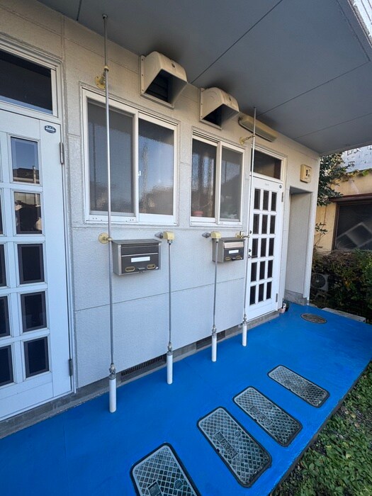 物件外観写真5　(エントランス部分)