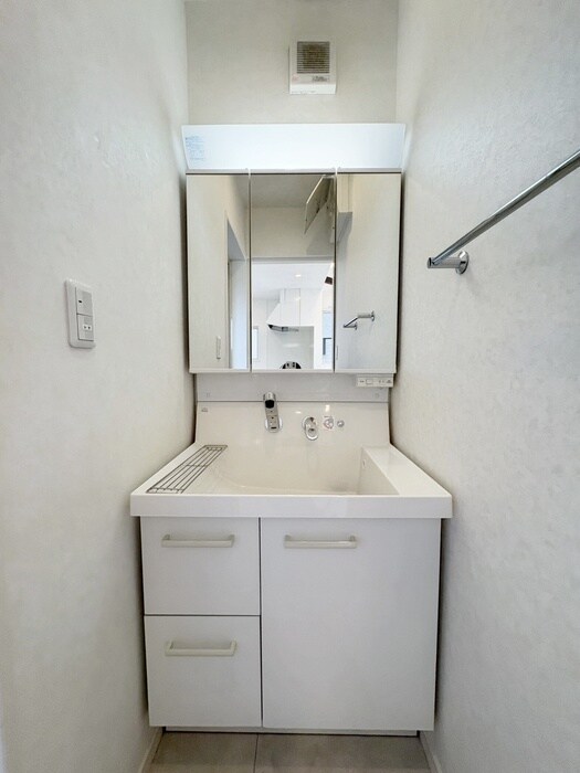 物件内観写真11　(洗面)