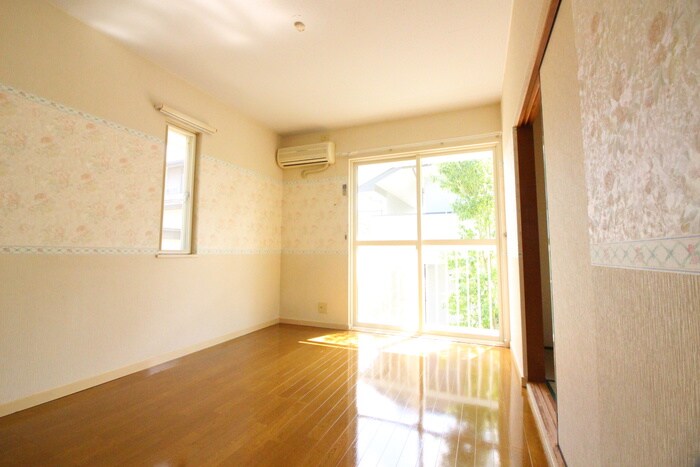 物件内観写真3　(居室)