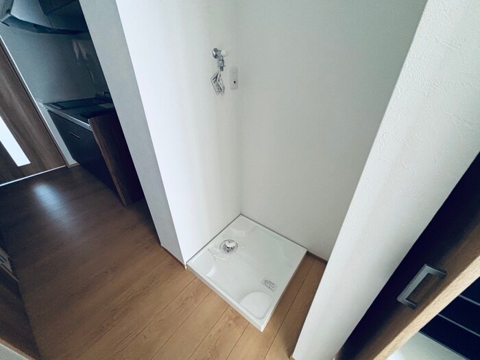 物件内観写真18　(洗濯機置場)