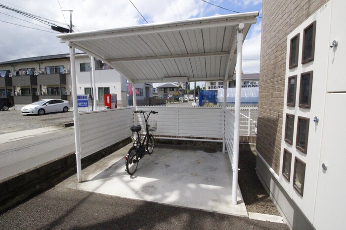 物件外観写真5　(駐輪場)