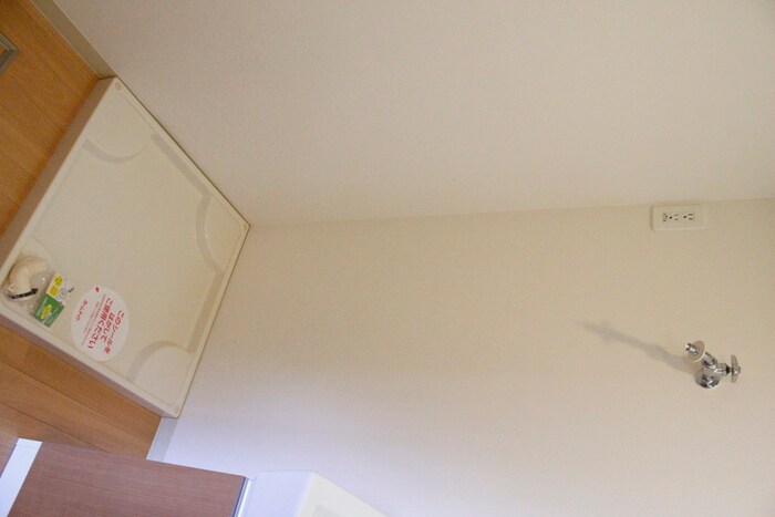 物件内観写真15　(洗濯機置場)