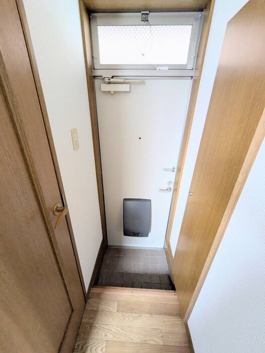 物件内観写真15　(玄関)
