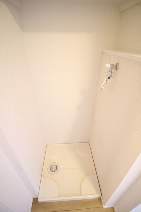 物件内観写真14　(洗濯機置場)