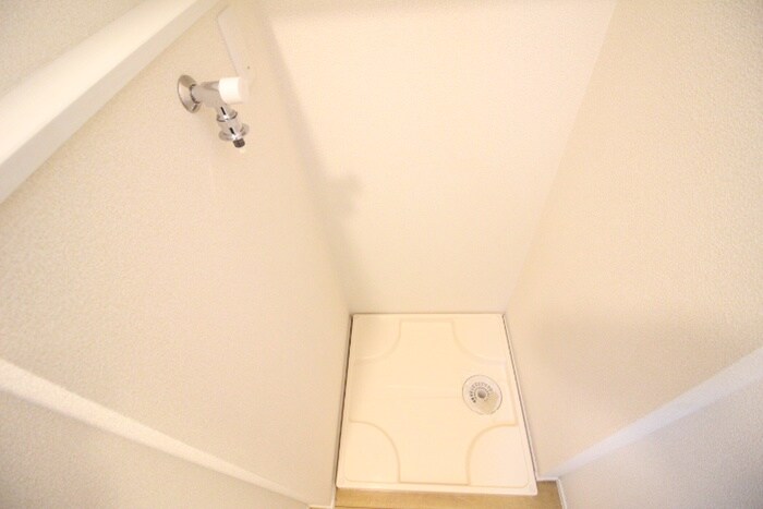 物件内観写真14　(洗濯機置場)