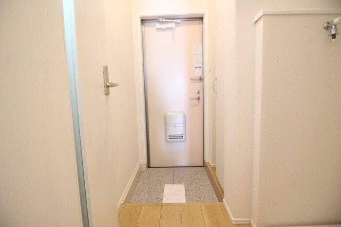 物件内観写真15　(玄関)