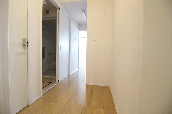 物件内観写真16　(廊下)
