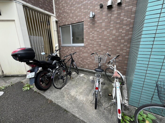 物件外観写真6　(駐輪場)