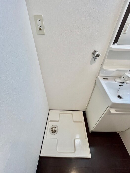 物件内観写真15　(洗濯機置場)