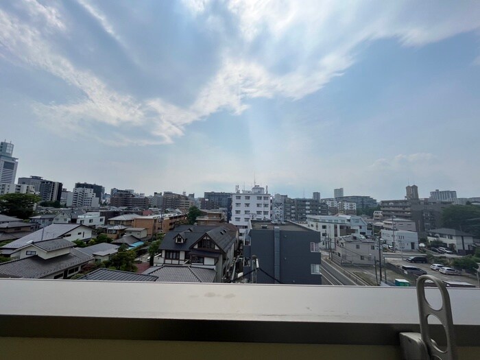 物件内観写真18　(室内からの展望)