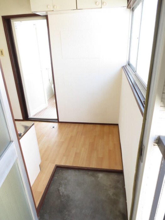 物件内観写真8　(玄関)