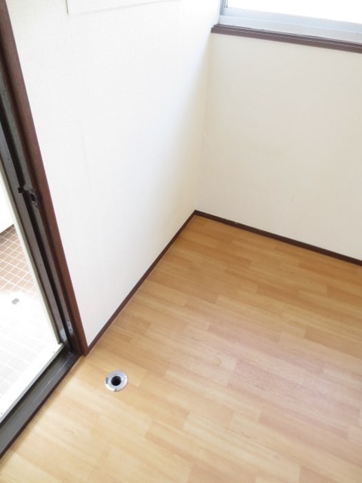 物件内観写真17　(洗濯機置場)