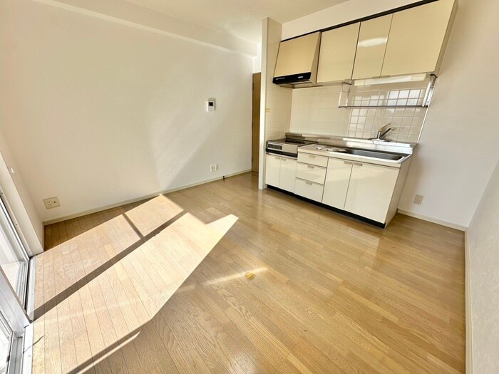 物件内観写真8　(居室)