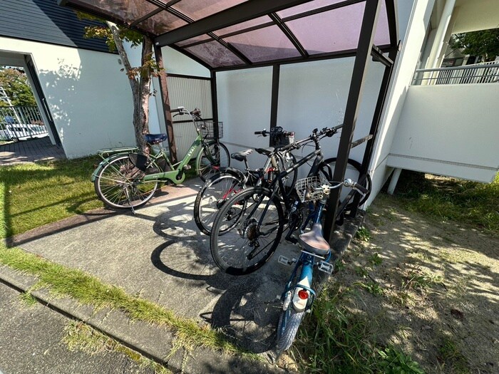 物件外観写真6　(駐輪場)