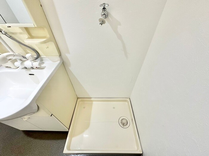 物件内観写真15　(洗濯機置場)