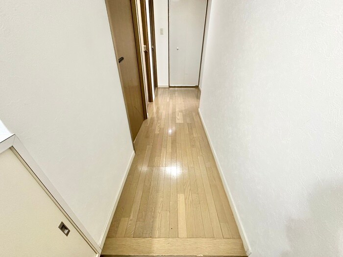 物件内観写真17　(廊下)