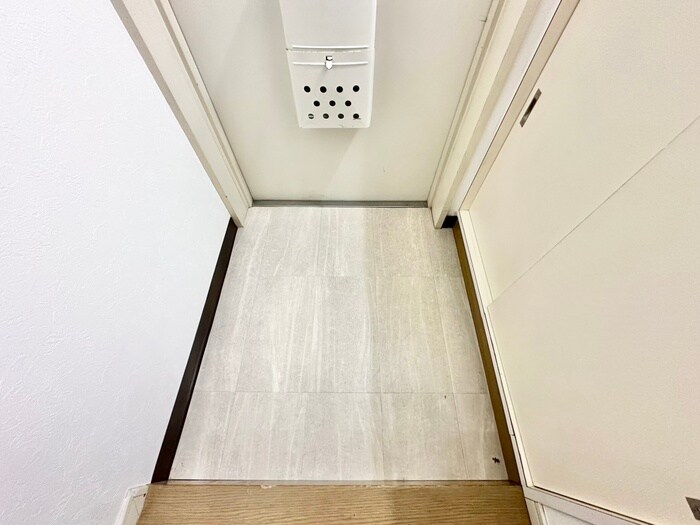 物件内観写真18　(玄関)