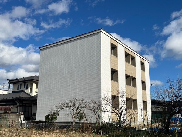 建築中