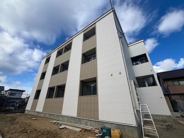 建築中