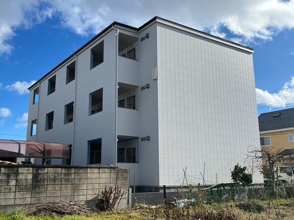 建築中