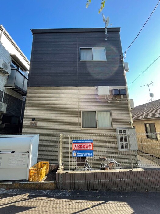 物件外観写真3　(駐輪場)