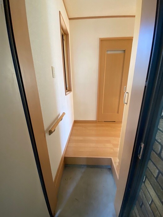 物件内観写真7　(玄関)